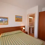 Lovely Flat In A Building Surrounded By Garden