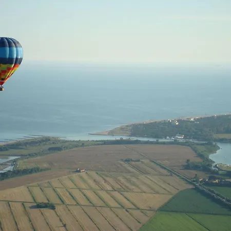 Lovely Flat In A Building Surrounded By Garden Διαμέρισμα