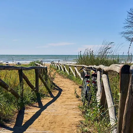 Lovely Flat In A Building Surrounded By Garden Appartement Bibione