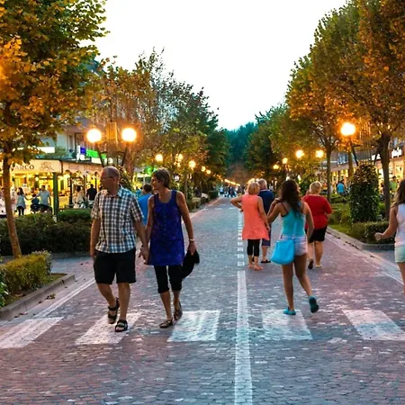 Lovely Flat In A Building Surrounded By Garden Διαμέρισμα