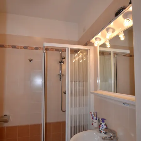 Lovely Flat In A Building Surrounded By Garden Διαμέρισμα Μπιμπιόνε