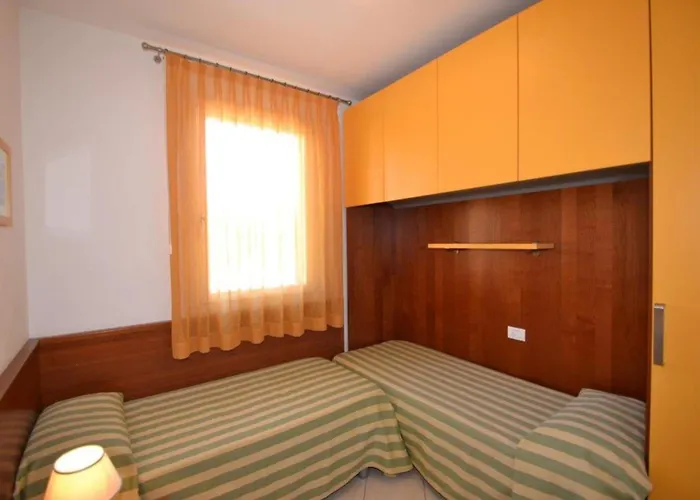 Lovely Flat In A Building Surrounded By Garden Bibione