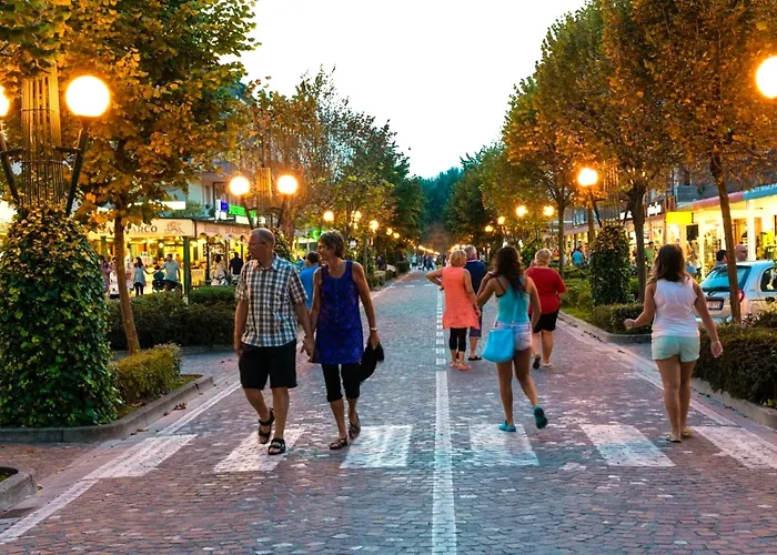 Διαμέρισμα Lovely Flat In A Building Surrounded By Garden