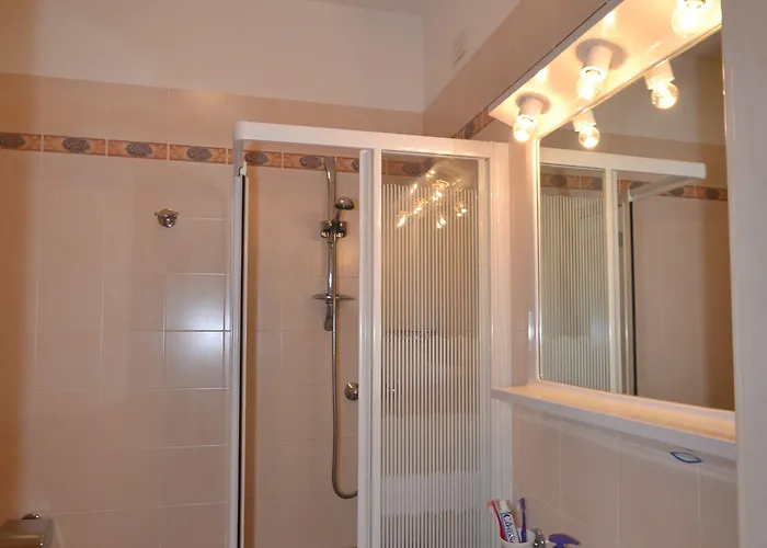 Lovely Flat In A Building Surrounded By Garden Διαμέρισμα Μπιμπιόνε